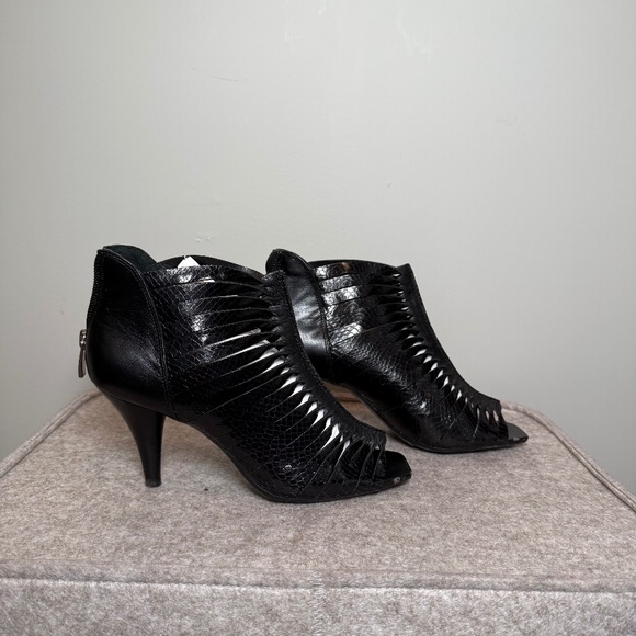 Arturo Chiang Leather Strappy Peep-toe heels Size 7.5 - Picture 1 of 7